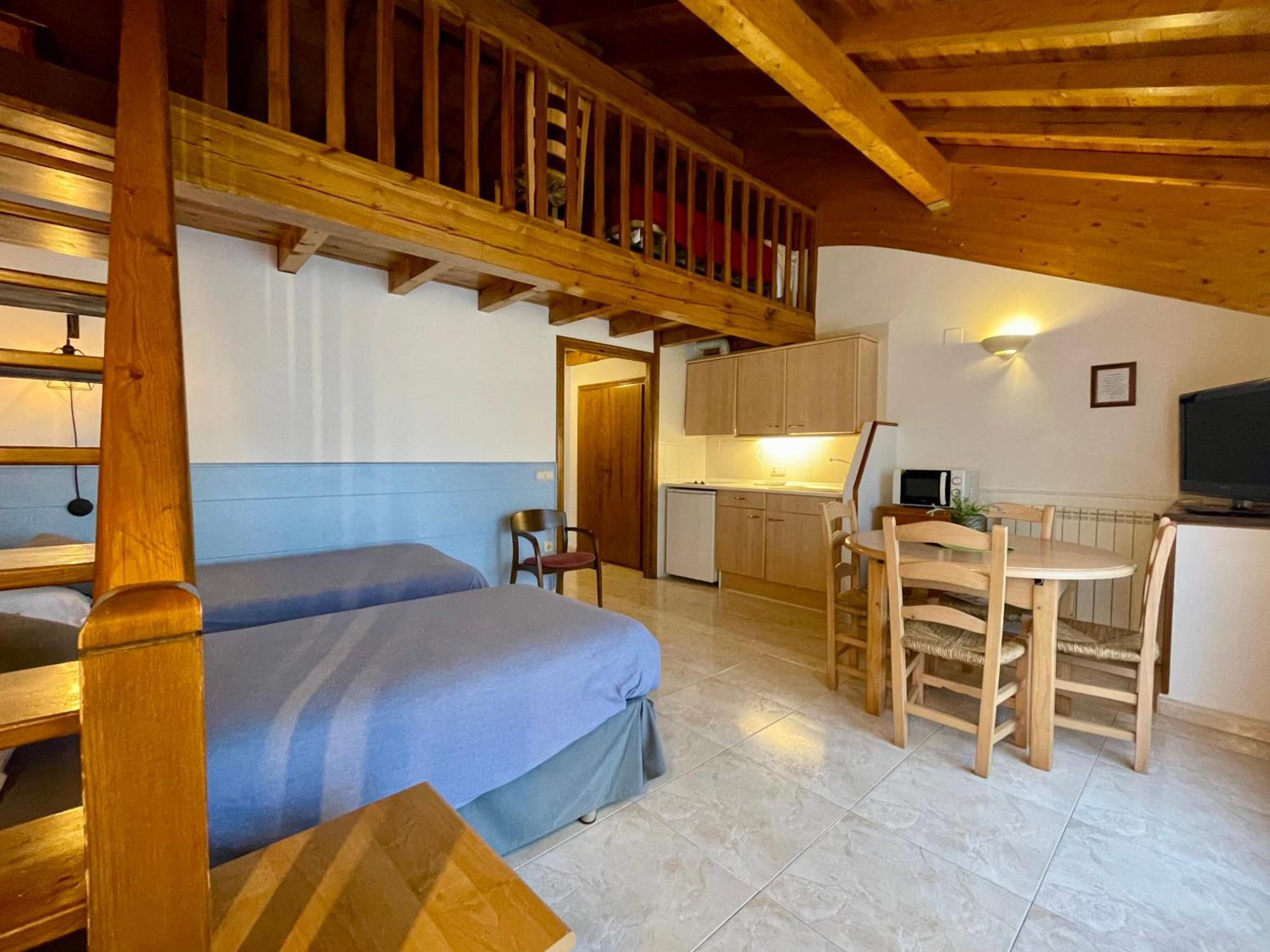 Aparthotel Les Corts Llivia Buitenkant foto